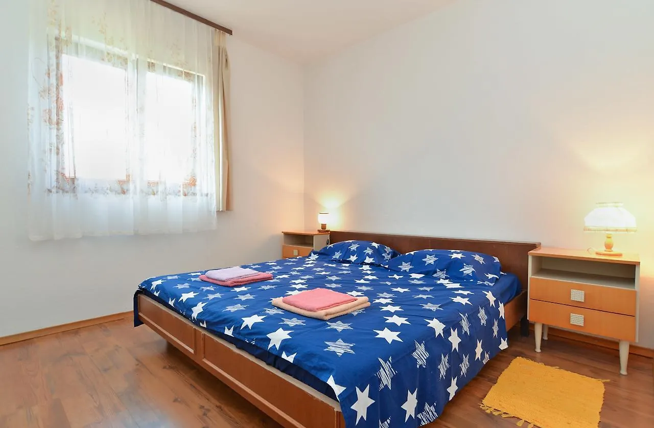 Apartment Ana 1725 Pula